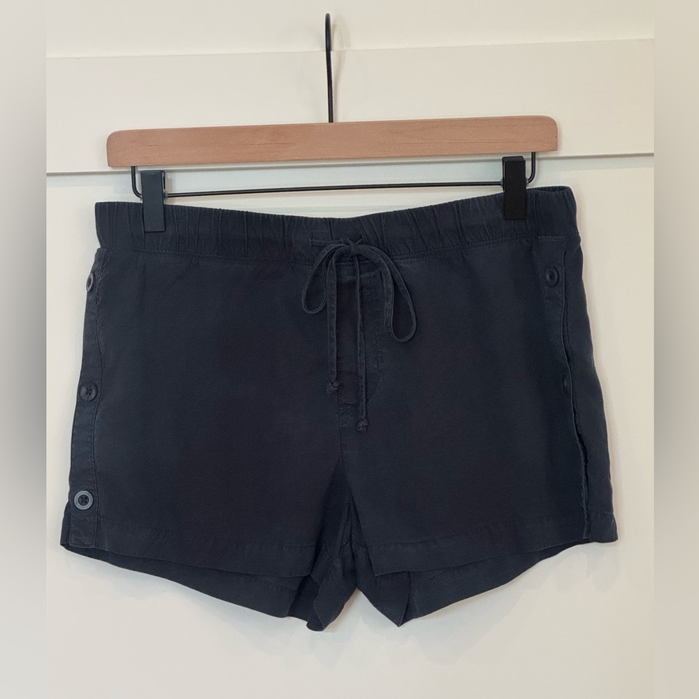Bella Dahl Women’s Shorts Button Side Shorts Navy Blue Size Small